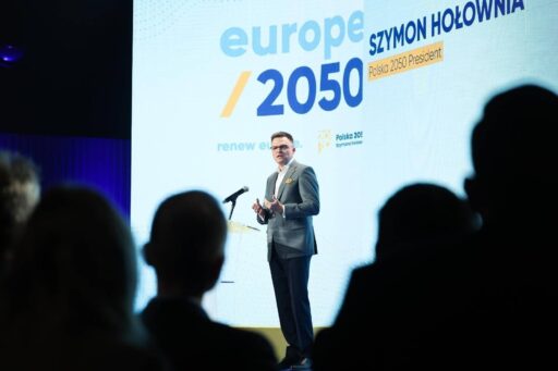 Euro w Polsce: tańsze kredyty i niższa inflacja