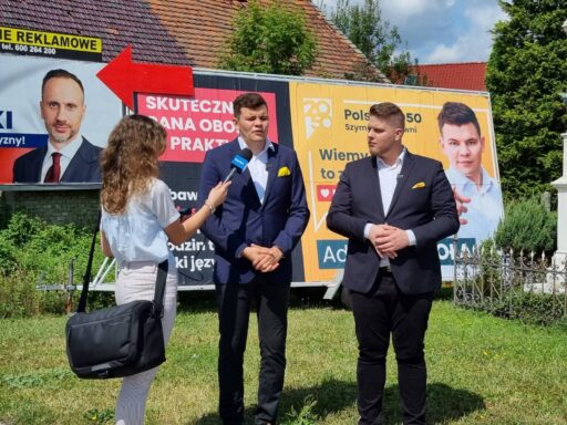 Polska 2050 Szymona Hołowni reaguje na&nbsp;bilbordy Janusza Kowalskiego