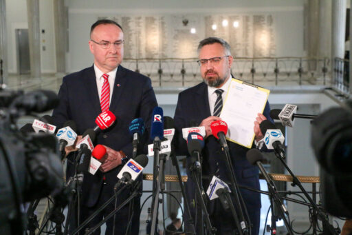 Klub Parlamentarny Polska 2050 – Trzecia Droga skierował wniosek do&nbsp;Marszałka Sejmu, o&nbsp;procedowanie ustawy o&nbsp;odpartyjnieniu spółek Skarbu Państwa na&nbsp;najbliższym posiedzeniu.