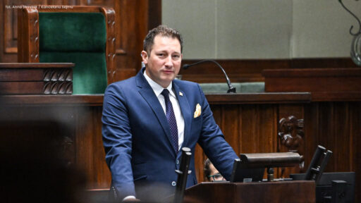 Polska 2050 broni praw kupujących mieszkania i domy – projekt ustawy trafia do komisji!